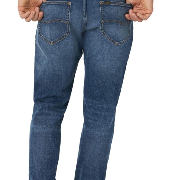 Lee Men's Extreme Motion Athletic Taper Jean 38w x 32l - Picture 2 of 5